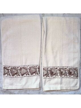 Vintage Springmaid Cream Terry Cloth Bath Towels 25 x 48 Embroidered Panel Set/2